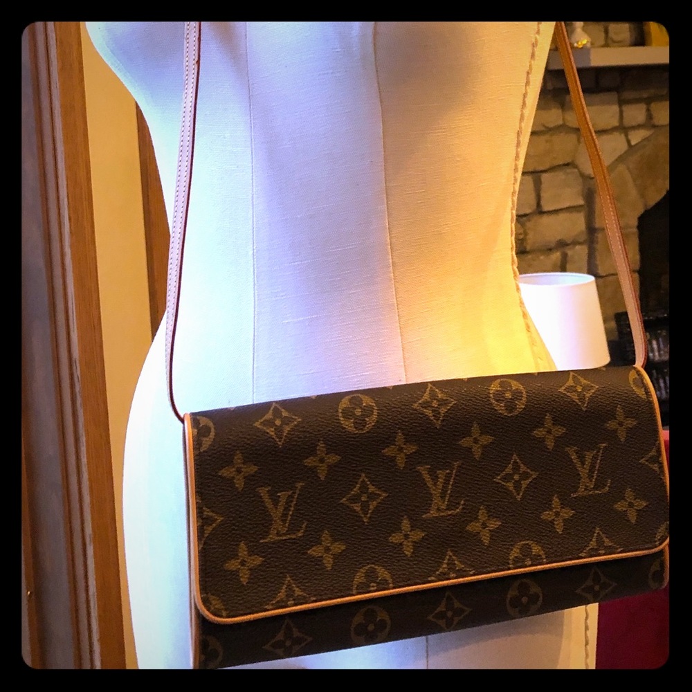 Vintage Louis Vuitton Monogram Pochette Twin GM - Picture 3 of 7